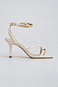 Sandália feminina salto alto bico quadrado off white Nati - vista lateral do produto isolado em fundo cinza claro