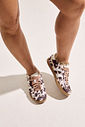 OTAVIA - TÊNIS FEMININO CADARÇOS VACA OFF WHITE COM MARROM OTAVIA - TÊNIS FEMININO CADARÇOS VACA OFF WHITE COM MARROM