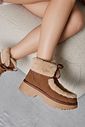 Bota Feminina Peluciada Camurça Camel Uzzy