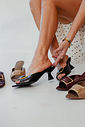 TAMANCO BICO FOLHA SALTO KITTEN HEELS LORENA PRETO TAMANCO BICO FOLHA SALTO KITTEN HEELS LORENA PRETO