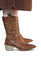 MONTANA - BOTA COURO COM TACHAS DOURADAS CARAMELO MONTANA - BOTA COURO COM TACHAS DOURADAS CARAMELO