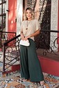 BLUSA DECOTE FRANZIDO - BEGE BLUSA DECOTE FRANZIDO - BEGE
