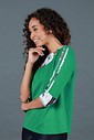 Blusa Feminina Manga 3/4 Verde Bandeira Com Estampa Gola e Punhos Blusa Feminina Manga 3/4 Verde Bandeira Com Estampa Gola e Punhos