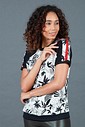 Blusa Feminina Manga Curta Preta Com Floral
