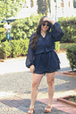 Macaquinho vestido com manga longa em chiffon azul Macaquinho vestido com manga longa em chiffon azul