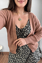 Cardigan curto em tricô bege Cardigan curto em tricô bege