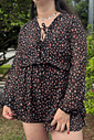 Macaquinho vestido com manga longa em chiffon preto floral