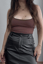 Blusa cropped com alça fina marrom Blusa cropped com alça fina marrom