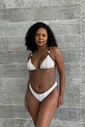 Conjunto Angélica Asa Delta Fio Duplo Off White com bege Conjunto Angélica Asa Delta Fio Duplo Off White com bege