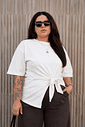 T-shirt Feminina Paloma Plus Size Detalhe Transpassada Cor off white