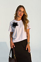 T-shirt Feminina Mayara Com Flor Cor Branca