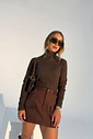 Blusa Lorena Gola Alta Marrom