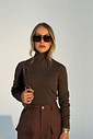 Blusa Lorena Gola Alta Marrom