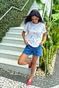 T-shirt Feminina Lagosta Bordada com Linha