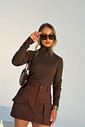 Blusa Lorena Gola Alta Marrom