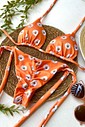 Biquíni Cortininha e Empina Bumbum Gratidão Laranja Biquíni Cortininha e Empina Bumbum Gratidão Laranja