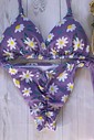 Biquíni Cortininha e Empina Bumbum Floral Lilás Biquíni Cortininha e Empina Bumbum Floral Lilás