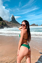 Biquíni Cortininha e Asa Delta Verde argolas