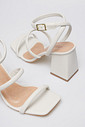Sandália Tay Off-White