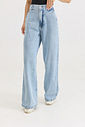 Calça jeans pantalona feminina com cintura alta e cós com elástico, modelagem ampla com caimento solto e confortável