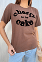 T-SHIRT ESTONADA CHERRY CAKE (COM FLOCADO) MARROM CAFÉ T-SHIRT ESTONADA CHERRY CAKE (COM FLOCADO) MARROM CAFÉ