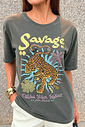 T-SHIRT ESTONADA SAVAGE FOLLOW (COM STRASS) CHUMBO