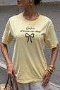 T-SHIRT ESTONADA GOD IS ALWAYS AMARELO MANTEIGA T-SHIRT ESTONADA GOD IS ALWAYS AMARELO MANTEIGA