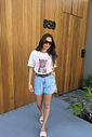 T-SHIRT ESTONADA ONÇA STYLE ICON ESTAMPA ROSA CANDY OFF WHITE