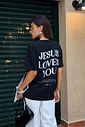 T-SHIRT ESTONADA JESUS LOVES PRETA