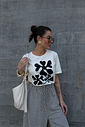 T-SHIRT ESTONADA SAINT FLOWER ESTAMPA PRETA OFF WHITE