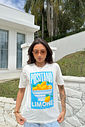 T-SHIRT ESTONADA POSITANO LIMONE ESTAMPA AZUL OFF WHITE