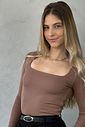 Blusa Decote Quadrada Longa Mocha Blusa Decote Quadrada Longa Mocha