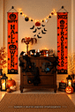 Banner Decorativo Halloween Doces ou Travessuras Laranja 1,75 m com Gancho Banner Decorativo Halloween Doces ou Travessuras Laranja 1,75 m com Gancho