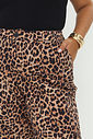 Calça Reta Sarja Savana Animal Print Calça Reta Sarja Savana Animal Print