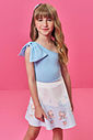Conjunto Infantil com Blusa de Um Ombro Só e Saia Shorts em Cetim Glow – Look Menina Verão com Stras AZUL PORCELANA