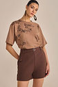 T-shirt em meia malha com estampa metalizada 90244 Linzzi T-shirt em meia malha com estampa metalizada 90244 Linzzi