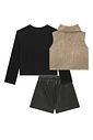 Trio de blusa boxy em ribana 1x1, shorts em couro sintético e colete em veludo cotelê gold 92014 Vic Teen Menina Trio de blusa boxy em ribana 1x1, shorts em couro sintético e colete em veludo cotelê gold 92014 Vic Teen Menina