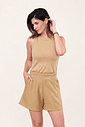 CONJUNTO REGATA E SHORTS RISCA DE GIZ DOCE DE LEITE