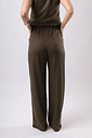 CONJUNTO REGATA COM BABADO E CALÇA PANTALONA SIROCCO - OLIVA NOIR CONJUNTO REGATA COM BABADO E CALÇA PANTALONA SIROCCO - OLIVA NOIR