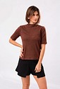 BLUSA MANGA CURTA CANELADA SARAH - Marrom Romeo BLUSA MANGA CURTA CANELADA SARAH - Marrom Romeo