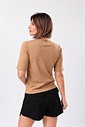 BLUSA MANGA CURTA CANELADA SARAH - Doce de Leite BLUSA MANGA CURTA CANELADA SARAH - Doce de Leite
