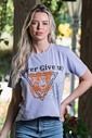 T-shirt Estonada Never Give Up Lilás