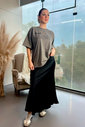 Saia Acetinada Noronha Preto Luxo Urbano