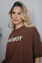 T-shirt Oversized Howdy Marrom Luxo Urbano
