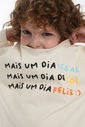 CAMISETA UNISSEX LONGA OFF WHITE DIA FELIZ