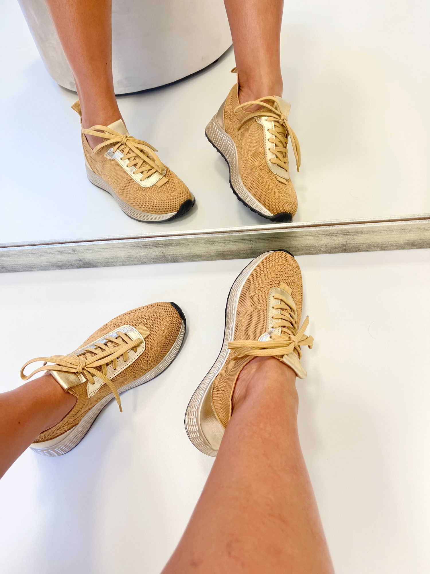 Ayla - Tênis Feminino Casual Knit Dourado Ultraleve Ayla - Tênis Feminino Casual Knit Dourado Ultraleve