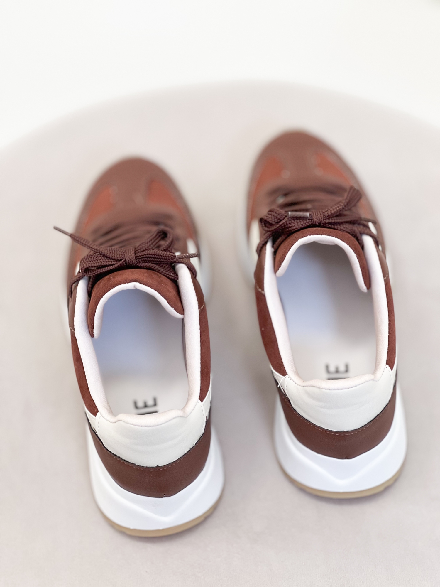 Mary - Tênis Feminino Chunky Marrom com Listras Off-White Mary - Tênis Feminino Chunky Marrom com Listras Off-White