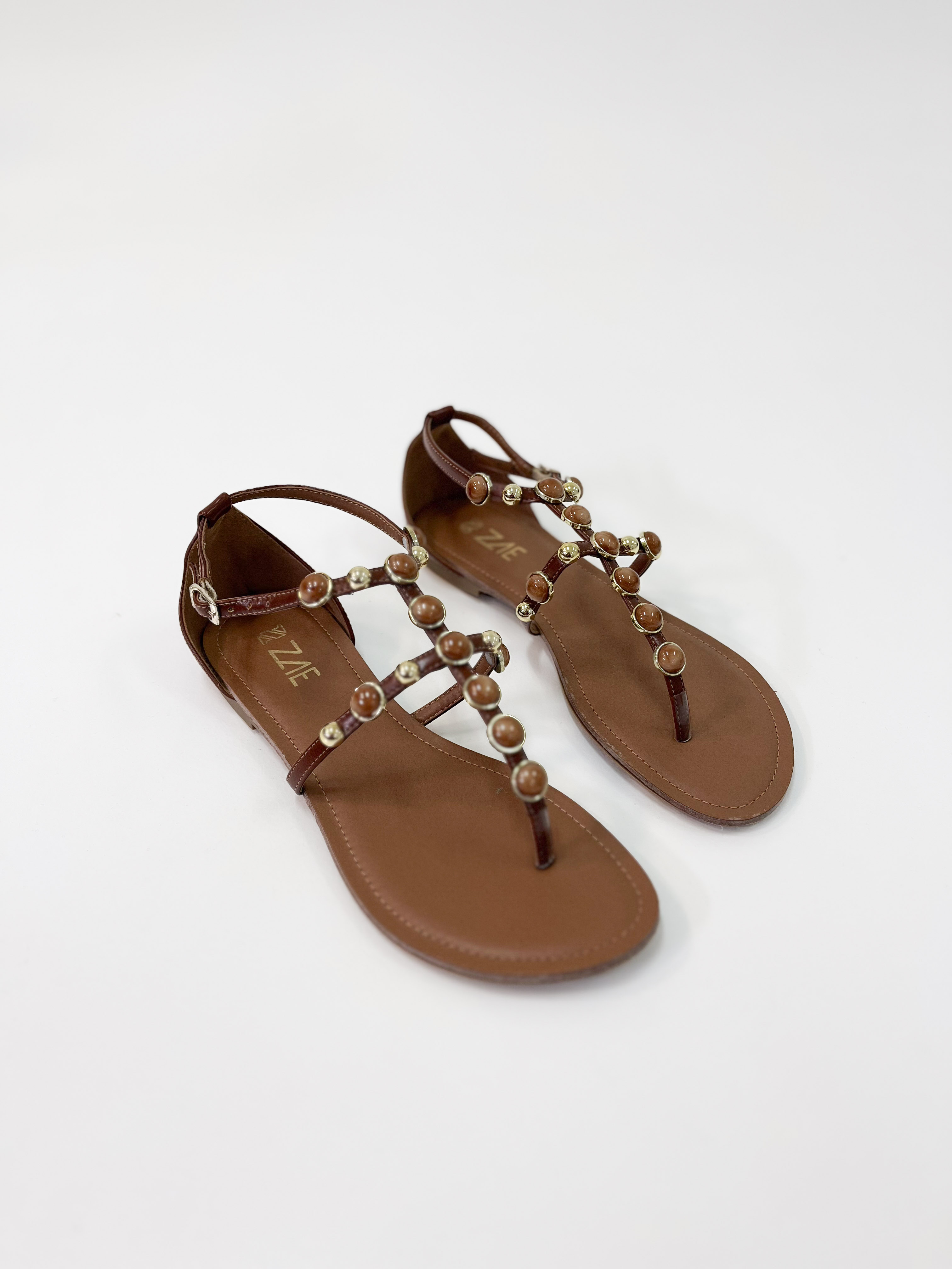 Noemi - Sandália Flat Cor New Whiski Detalhes em Pedrarias