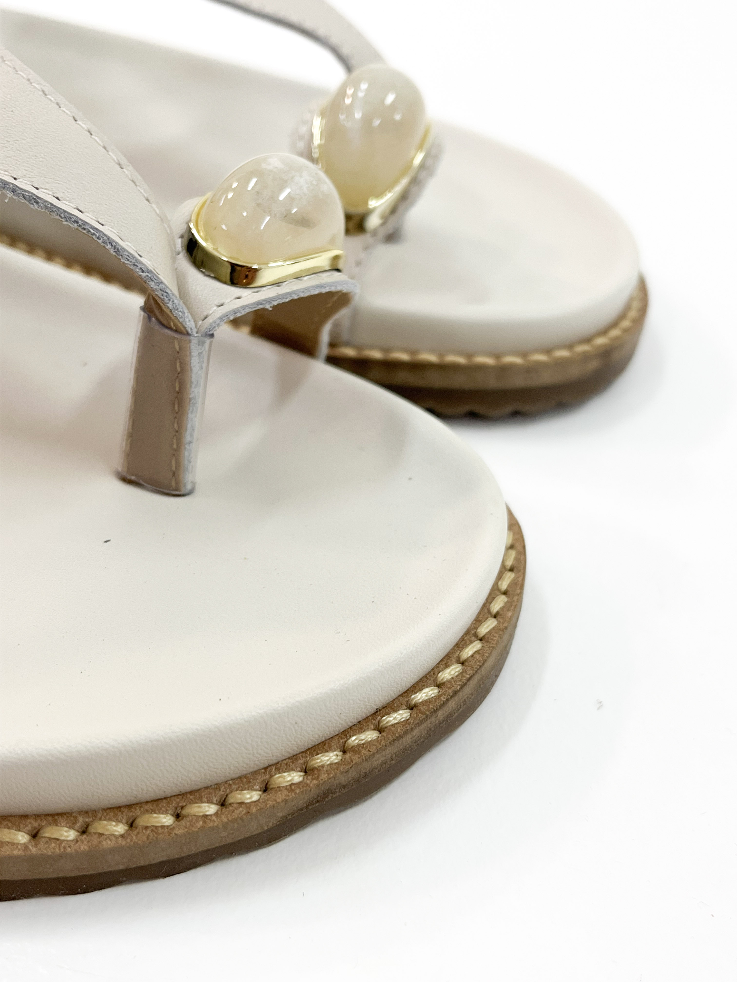 Mirela - Papete Flatform em Couro Off White Anel Dedo
