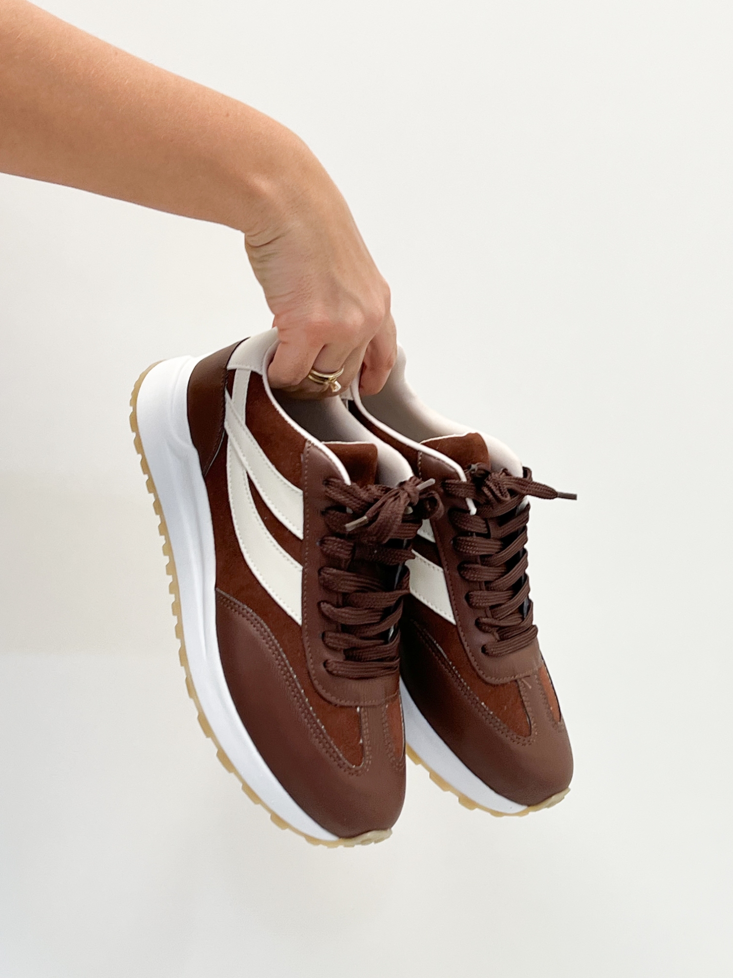 Mary - Tênis Feminino Chunky Marrom com Listras Off-White Mary - Tênis Feminino Chunky Marrom com Listras Off-White